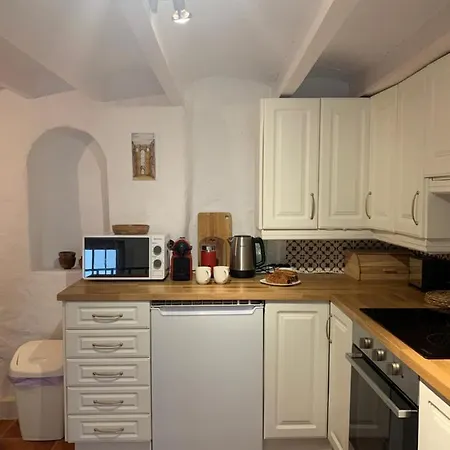 بيت للعطل Cute Pueblo House In Heart Of Old Town