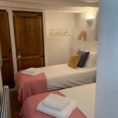 Cute Pueblo House In Heart Of Old Town خافييا